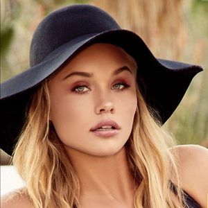 H&M |  Wide-Brim Felt Fedora